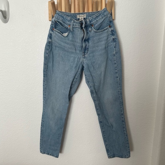 The Curvy Perfect Vintage Jean in Banner Wash - Picture 2 of 6